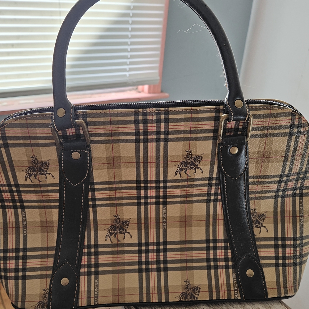 Plaid Handbag with Black Accents - Picture 5 of 10